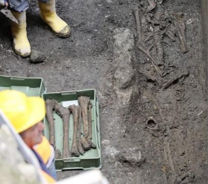 Napoli, scoperto scheletro di età romana